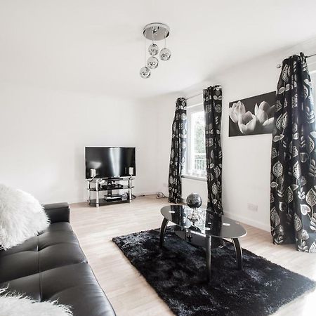 Orange Town House - Shaw Road, Only 6 Minutes To City Centre أبردين المظهر الخارجي الصورة