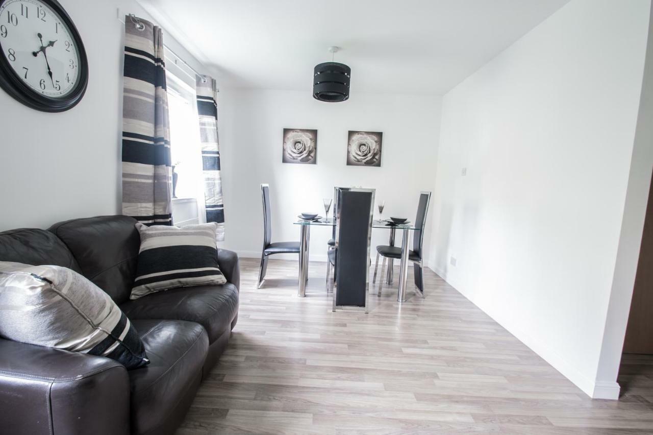 Orange Town House - Shaw Road, Only 6 Minutes To City Centre أبردين المظهر الخارجي الصورة