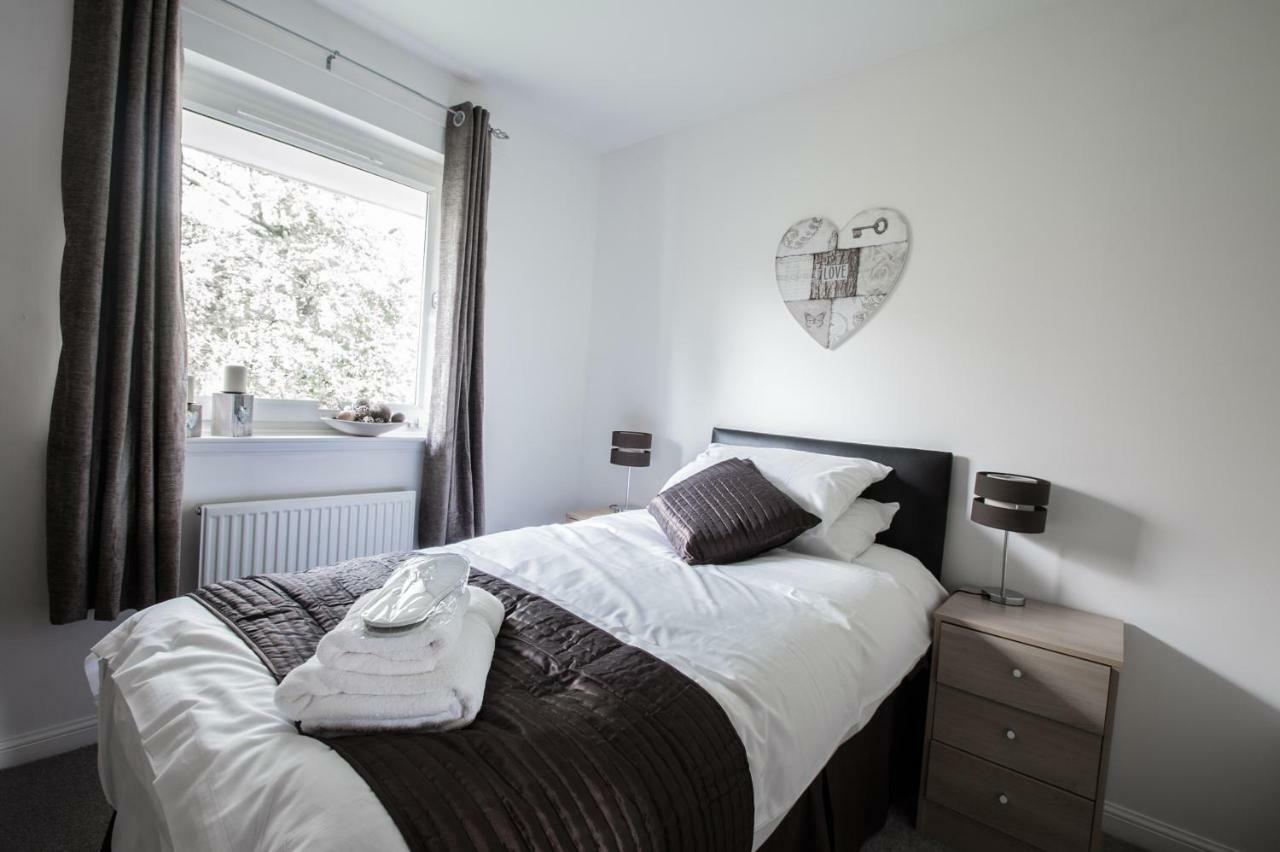 Orange Town House - Shaw Road, Only 6 Minutes To City Centre أبردين المظهر الخارجي الصورة