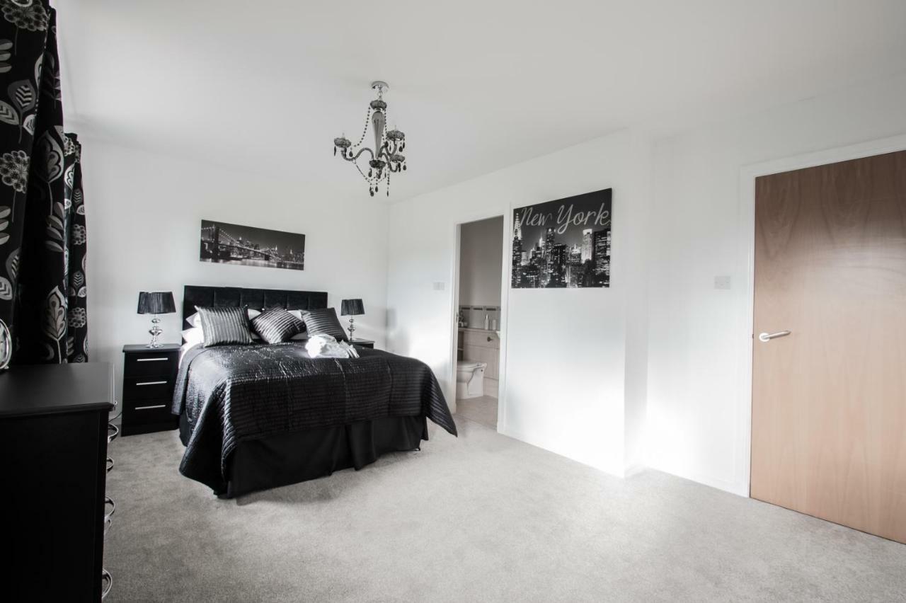 Orange Town House - Shaw Road, Only 6 Minutes To City Centre أبردين المظهر الخارجي الصورة