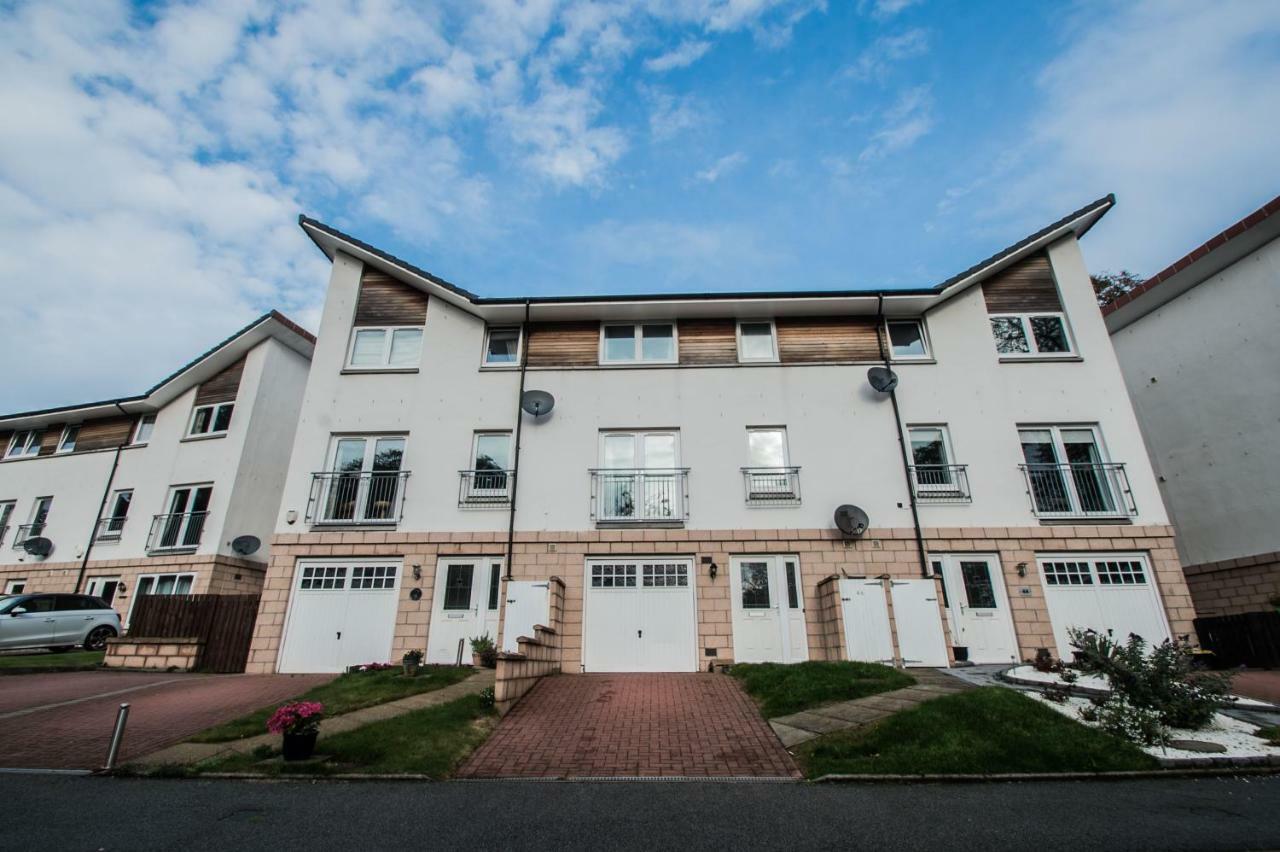 Orange Town House - Shaw Road, Only 6 Minutes To City Centre أبردين المظهر الخارجي الصورة