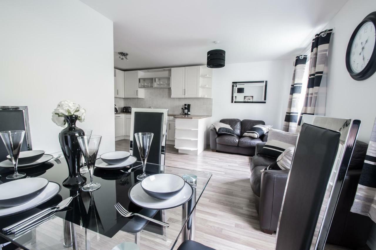 Orange Town House - Shaw Road, Only 6 Minutes To City Centre أبردين المظهر الخارجي الصورة
